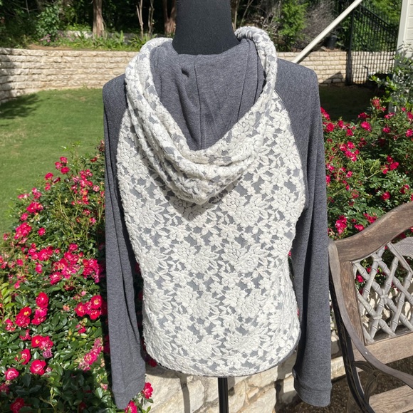 Mystree, Gray & Ivory, Long Sleeve, Hoodie, Size M - Picture 2 of 4